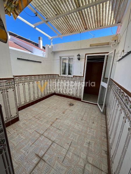 Foto b5fe7e0f-3b71-4c15-bd0b-cd89b72e1f1e. Casa a avenida del parque 36 a Centro Lucena