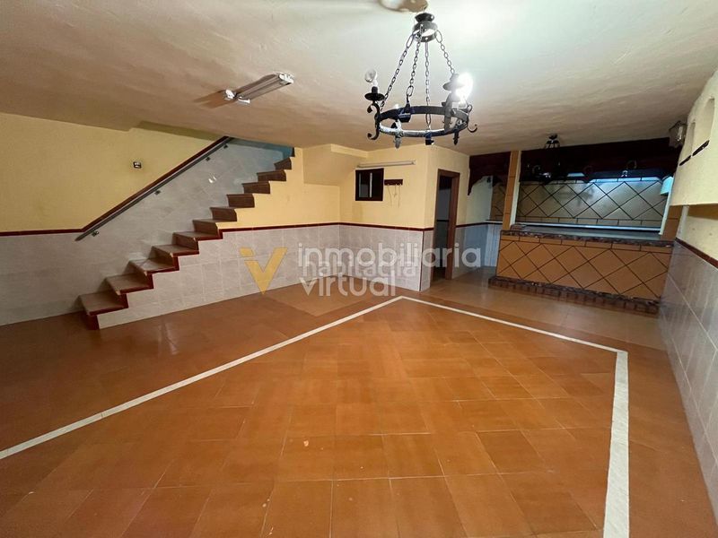 Foto f292417a-c097-4c4a-9735-8a6a6a88bc3c. Casa a avenida del parque 36 a Centro Lucena