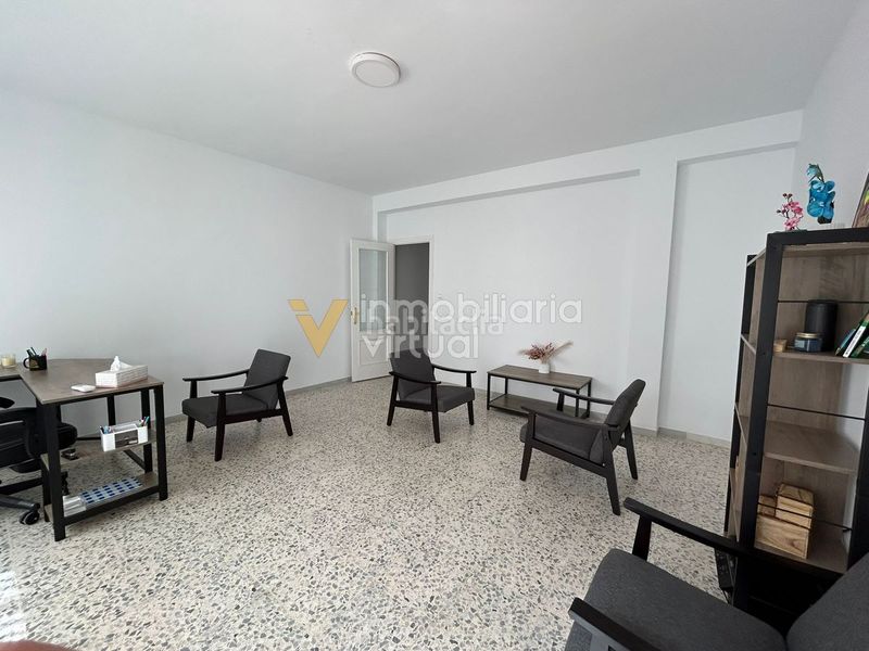 Foto 4cad4d4c-7213-4e0a-9243-62059bb49759. Pis amb aparcament a Centro Lucena