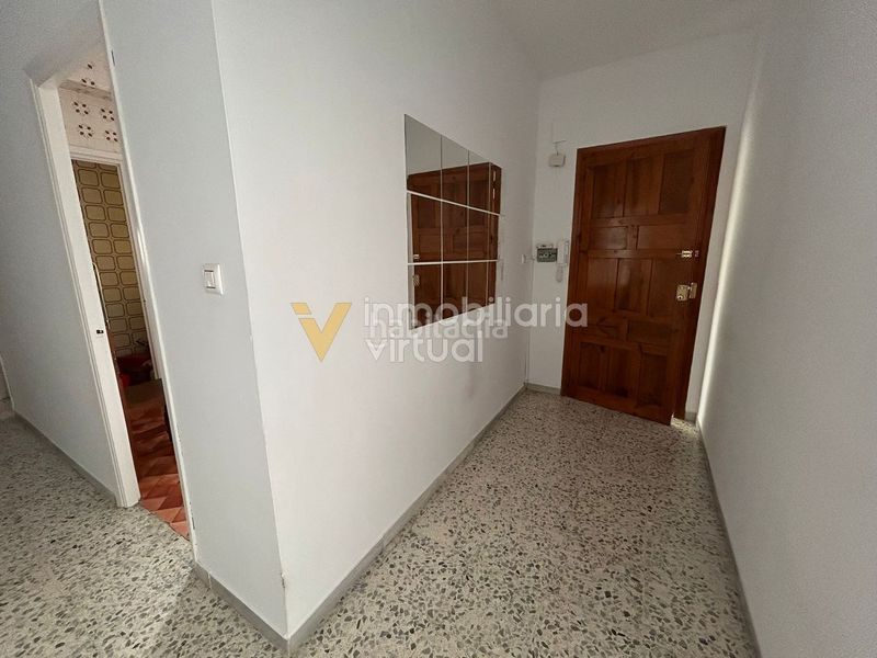 Foto 6f38699b-2524-4a12-9124-bcddbcb1d2f6. Pis amb aparcament a Centro Lucena