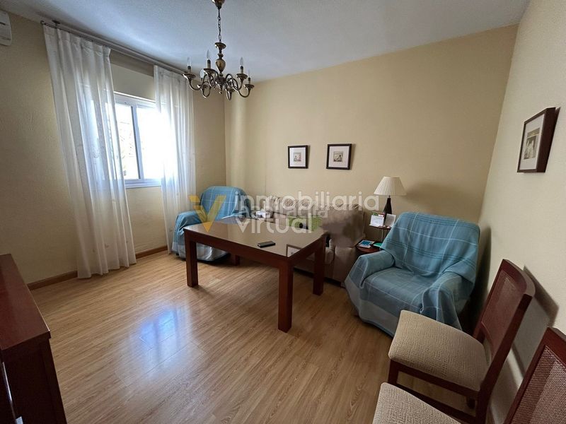 Foto 90c56cab-a849-4e77-b72d-250a1825027e. Pis a calle san pedro 23 a Centro Lucena