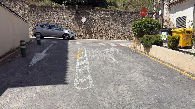 Foto d5889de0-51d4-4a04-9d69-0b95bad4607b. Aparcament cotxe a calle junquillo 29 a Cabra