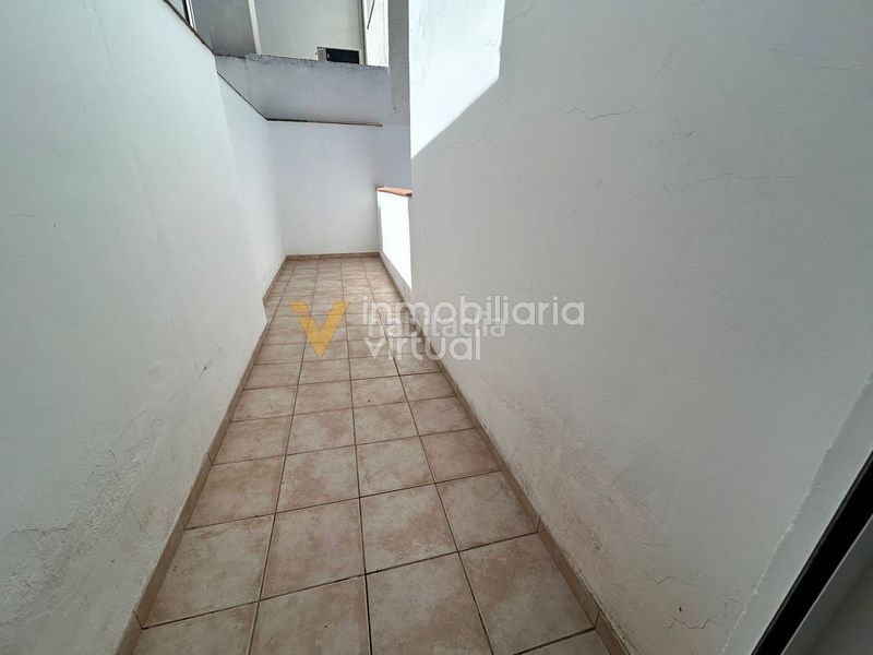 Foto 05142cdd-65e7-4e21-b3fb-6b0b1129095b. Casa a avenida del parque 36 a Centro Lucena