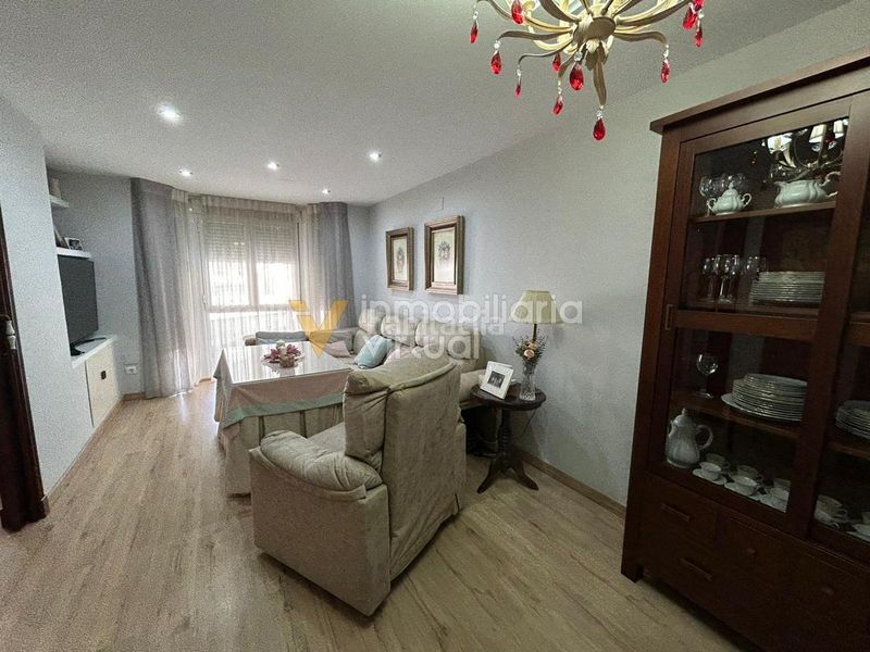 Foto c2659367-eb51-4229-a795-9ce52343c974. Casa a avenida del parque 36 a Centro Lucena