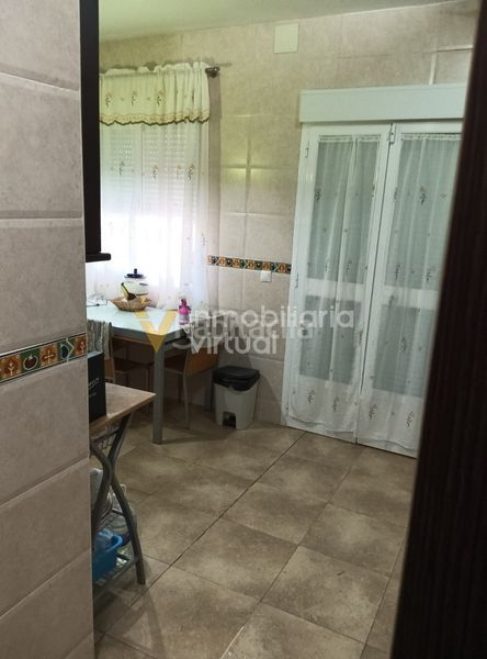 Foto e289bda0-d2c8-4d38-aa4c-45ab36855632. Xalet amb aparcament piscina a Poleares Lucena