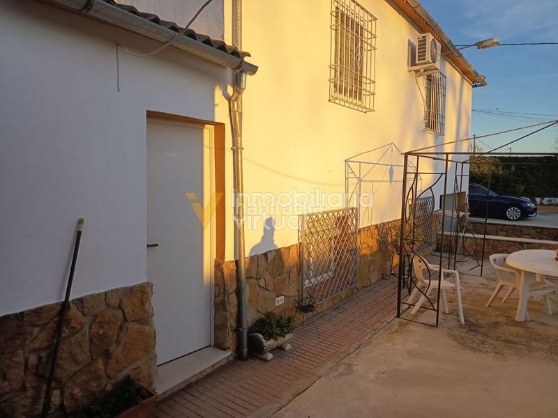 Foto 5434f770-2f1d-4e7f-8211-8c63abcdcb70. Xalet amb piscina a Las Vegas - Campoaras Lucena
