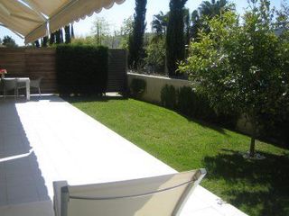Apartamento en Port dAro. Planta baja con jardn privado de 80 m2 !