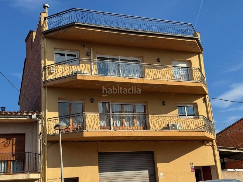 Foto 44b2b9ab-21f2-4b68-a56e-a56c3148ffcd. Edificio in Llagostera