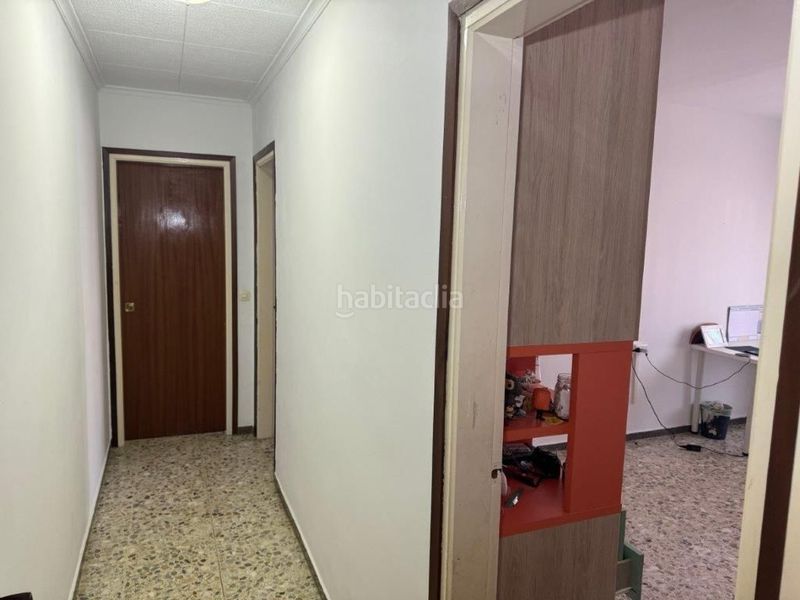 Foto 897fdec5-20a1-4774-b56c-b3e114df9826. Edificio in Llagostera