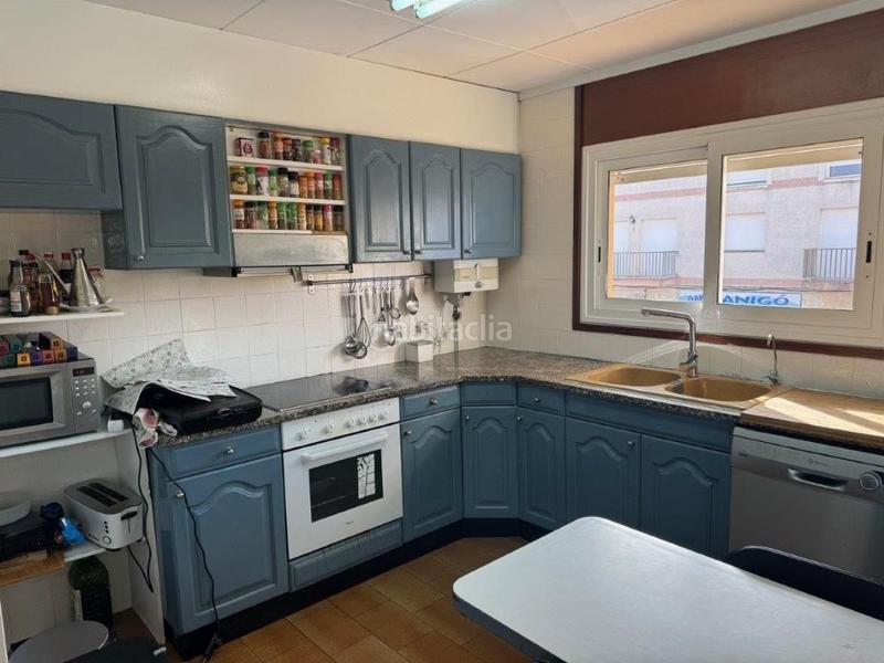 Foto 2dfa9799-5204-4309-bc45-bd3dff6d9b77. Edifici a Llagostera