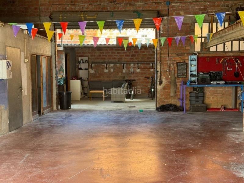 Foto 49e23088-4ca2-4f82-83ed-2fffbfadb2a4. Edifici a Llagostera