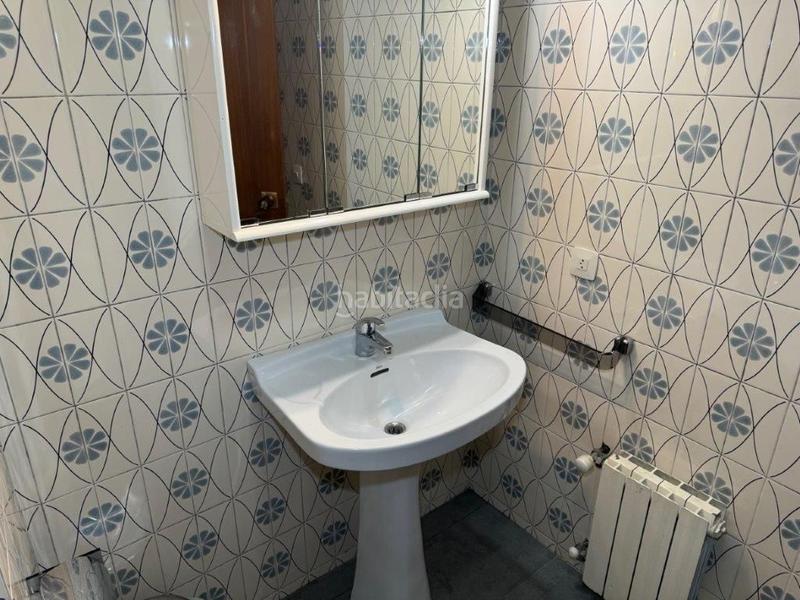 Foto 7a714803-c24c-40a3-86f4-e5ba981068b6. Edifici a Llagostera