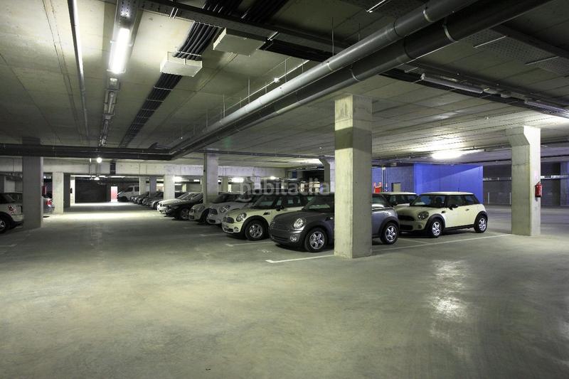 Foto f0f5c2bd-9275-4ddd-9217-e24fa2f5ae41. Alquiler parking coche en passatge d'adolf comeron 18 opció compra en Mataró