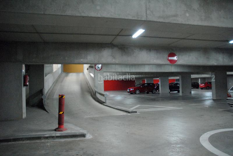 Foto 0ff00b66-048b-4c31-9aa8-74aa9670f8c5. Alquiler parking coche en plaça de granollers 1 aparcament amb abonament nocturn en Mataró