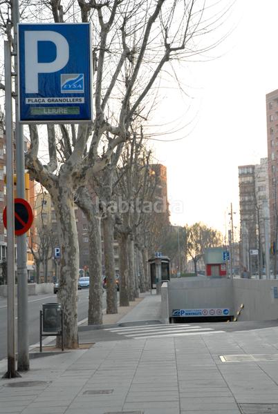 Foto 1033f94e-a654-493f-b0be-6459d9e93bdc. Alquiler parking coche en plaça de granollers 1 aparcament amb abonament nocturn en Mataró