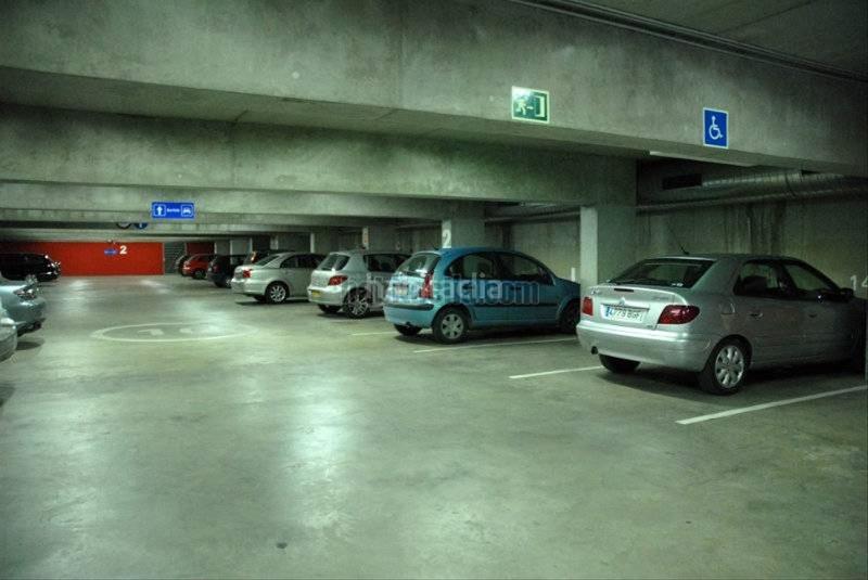 Foto 92078030-6bb0-4afd-b805-209d945b016d. Alquiler parking coche en plaça de granollers 1 aparcament amb abonament nocturn en Mataró