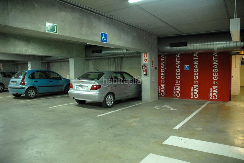 Foto 926c513b-775b-48bd-8641-991a44c0affb. Alquiler parking coche en plaça de granollers 1 aparcament amb abonament nocturn en Mataró
