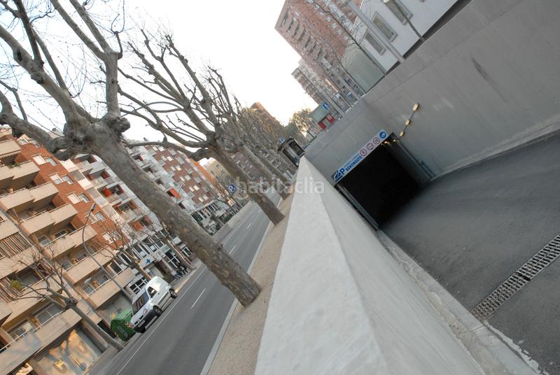 Foto f0e7011e-816b-418e-926c-2443e05a824e. Alquiler parking coche en plaça de granollers 1 aparcament amb abonament nocturn en Mataró