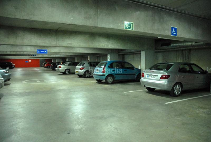 Foto f7154881-6473-4ac6-8333-d201e7b0766f. Alquiler parking coche en plaça de granollers 1 aparcament amb abonament nocturn en Mataró