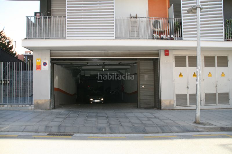 Foto e795dd64-5b71-4b5b-a784-8e4ccb8e3895. Aparcament de moto a carrer floridablanca 120 a El Palau - Escorxador Mataró