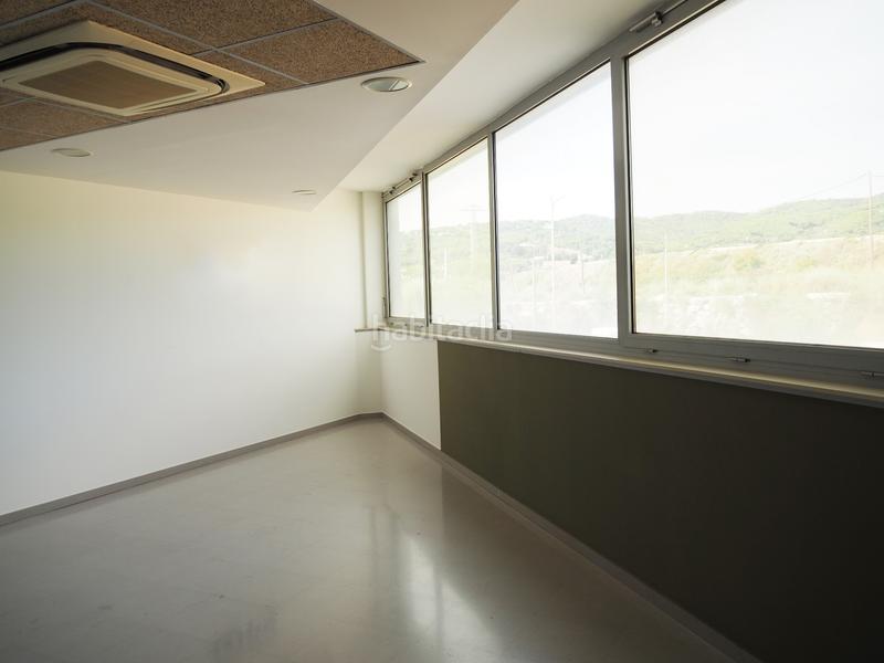 Foto b2dc9902-ac52-4f70-8719-db787f1bd945. Miete büro in carrer de Vallveric 85 in Vallveric Mataró