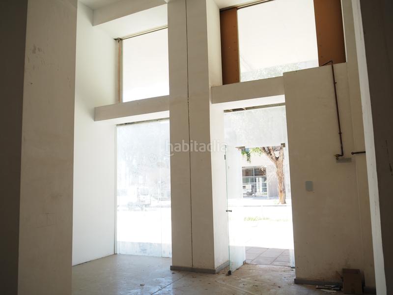 Foto 0abdd74b-9620-4788-b75d-888cde2fcc3d. Lloguer local comercial a ronda barceló 73 a Eixample Mataró