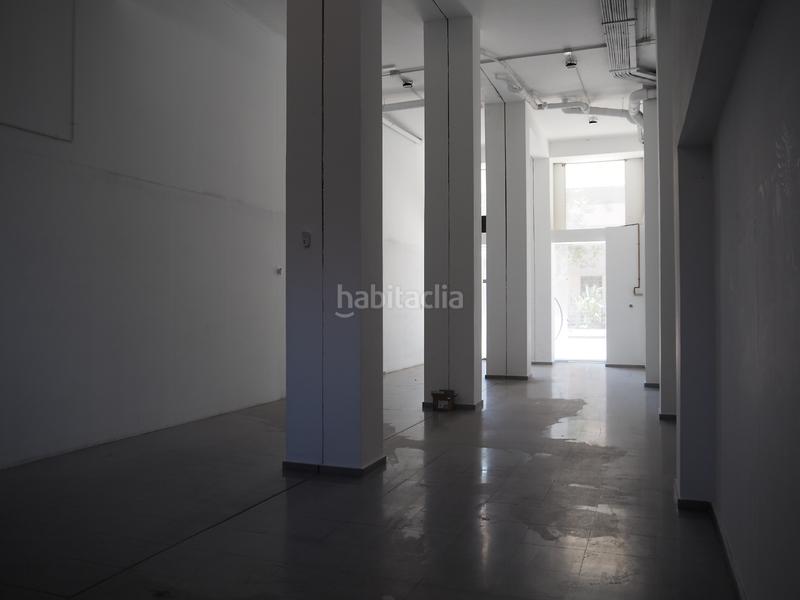 Foto d73b1da6-29aa-4dbc-a20a-cca7dcb0038d. Lloguer local comercial a ronda barceló 73 a Eixample Mataró