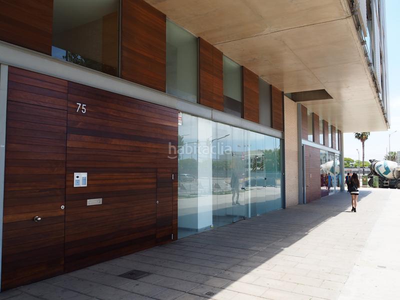 Foto f7566f50-fe8b-498a-a1ca-9df5bc9d2793. Rent business premise in ronda barceló 73 in Eixample Mataró