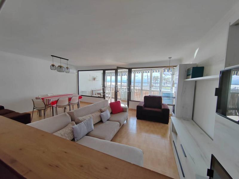 Foto c1a1542c-8531-4cfc-b24a-3a2de053d791. Apartamento precioso apartamento con salida directa a la playa en Salou