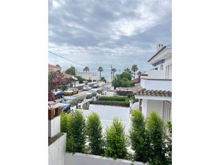Casa bifamiliare  Les  acacies. Se vende chalet pareado frente al mar