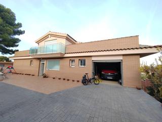 Chalet  Del mirador. Chalet unifamiliar en venta en cap saloun.s.nuria
