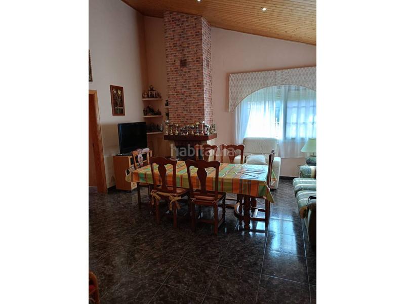 Foto 1121b350-21bd-45a6-9443-22579b3c2564. Chalet mit parking in Cabra del Camp