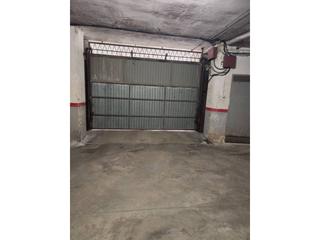 Rent Car parking  Ciutat de reus. Alquiler garaje tipo box con entrada y salida a dos calles