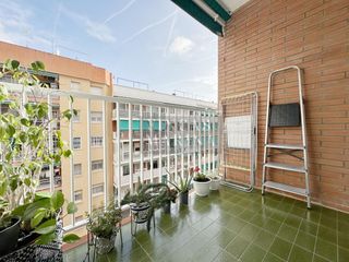 Etagenwohnung  De sant nicasi. Exclusivo piso con balcón y ascensor en plaza catalunya