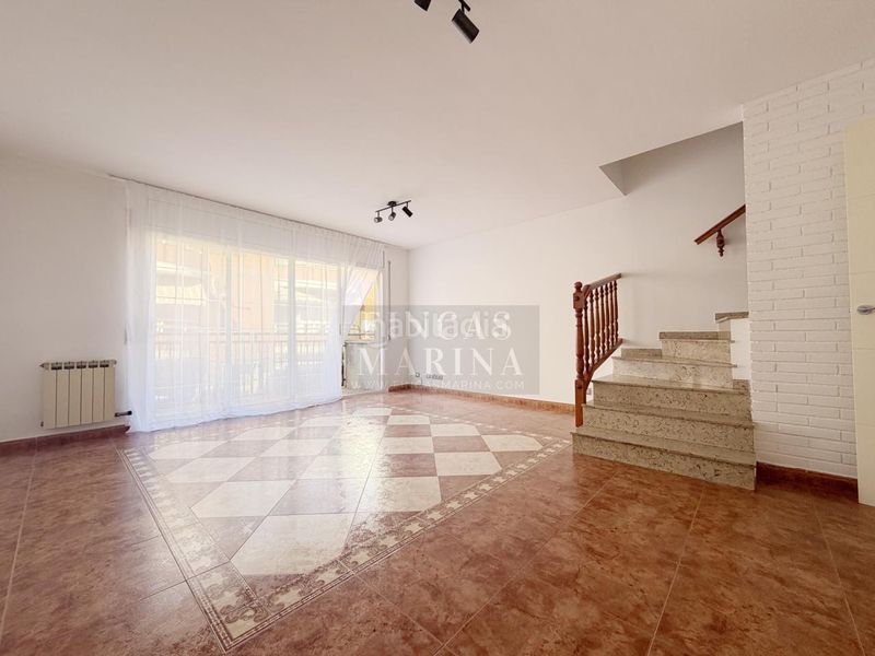 Foto 590fe95a-78cb-42c8-a32f-e35ea21bb14e. Casa amb calefacció aparcament a Passeig Maragall Gavà