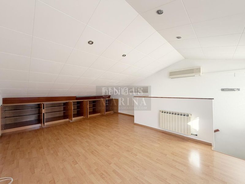 Foto 967536c4-ea7e-4647-a14f-581488a554bd. Casa amb calefacció aparcament a Passeig Maragall Gavà