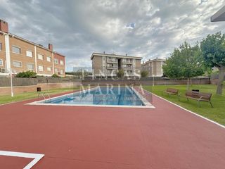 Rent Semi detached house in Passeig Maragall. Magnífica casa adosada ubicada en la zona las panas de gavà