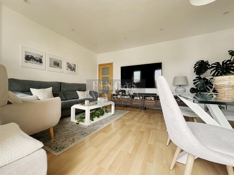 Foto 1f78277d-9029-4916-a41c-accf91d884f5. Pis amb calefacció aparcament a Can Tintorer-Can Tries Gavà