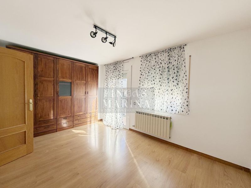 Foto b2ccdc27-a078-459b-bf3b-3ea65f3fb6b2. Casa amb calefacció aparcament a Passeig Maragall Gavà