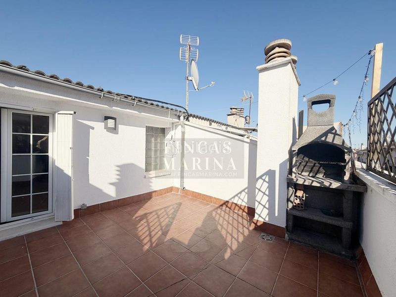 Foto c4f19d29-c9be-4f80-895d-17c1e365216f. Casa amb calefacció aparcament a Passeig Maragall Gavà