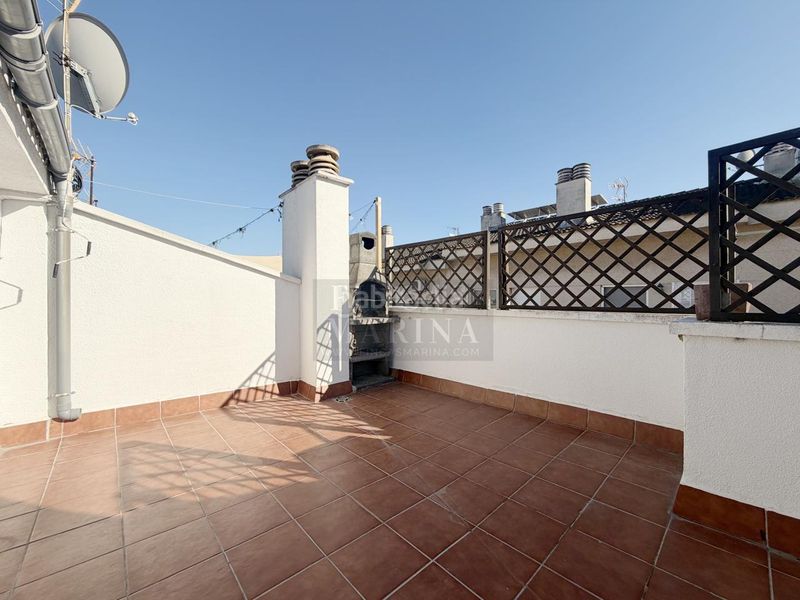Foto ce2593af-d09c-4592-85ee-e275a039c1c9. Casa amb calefacció aparcament a Passeig Maragall Gavà