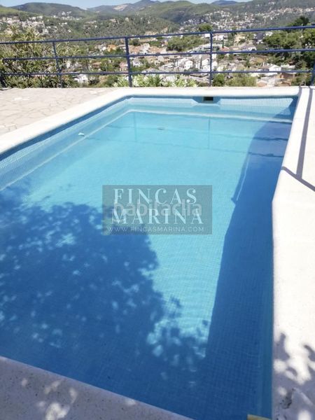 Foto da36a86b-fa99-45a6-b9ff-5ed5afb94db4. Casa amb aparcament piscina a Vallirana