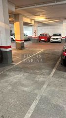 Aparcament cotxe  Mossèn santiago oliveras. Gran plaza de parking doble  moto en zona hospitalet