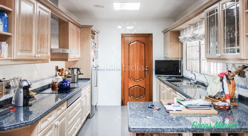 Foto 3d258d23-d5cc-4156-bbed-65d21d256f7b. Casa amb calefacció aparcament piscina a Bruguers Gavà