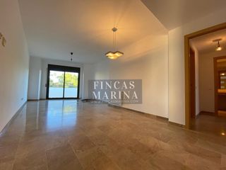 Rent Flat in Passeig Maragall. Gran piso en gavà