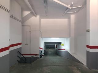 Car parking in Can Tintorer-Can Tries