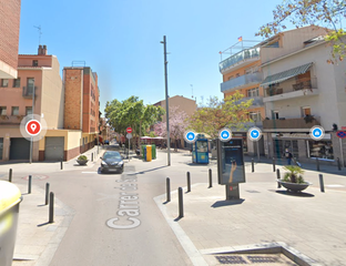 Lloguer Local Comercial a Centre-Estació. Local comercial situado en gavà