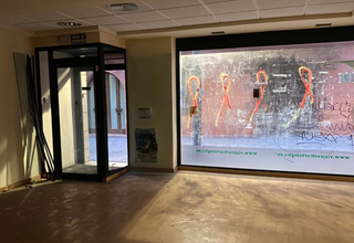 Business premise in Carrer de jaume abril 1. Gran local comercial en el centro