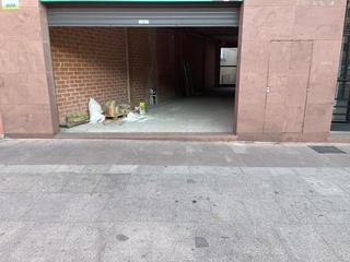 Locale commerciale in Carrer Major