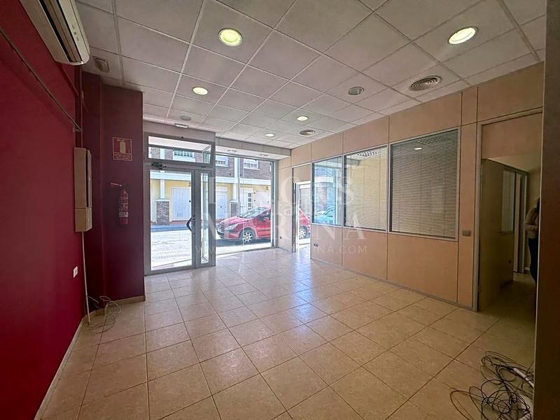 Foto 4c1762b0-b715-45f3-aa2a-7f7e94d2b90c. Lloguer local comercial a Passeig Maragall Gavà